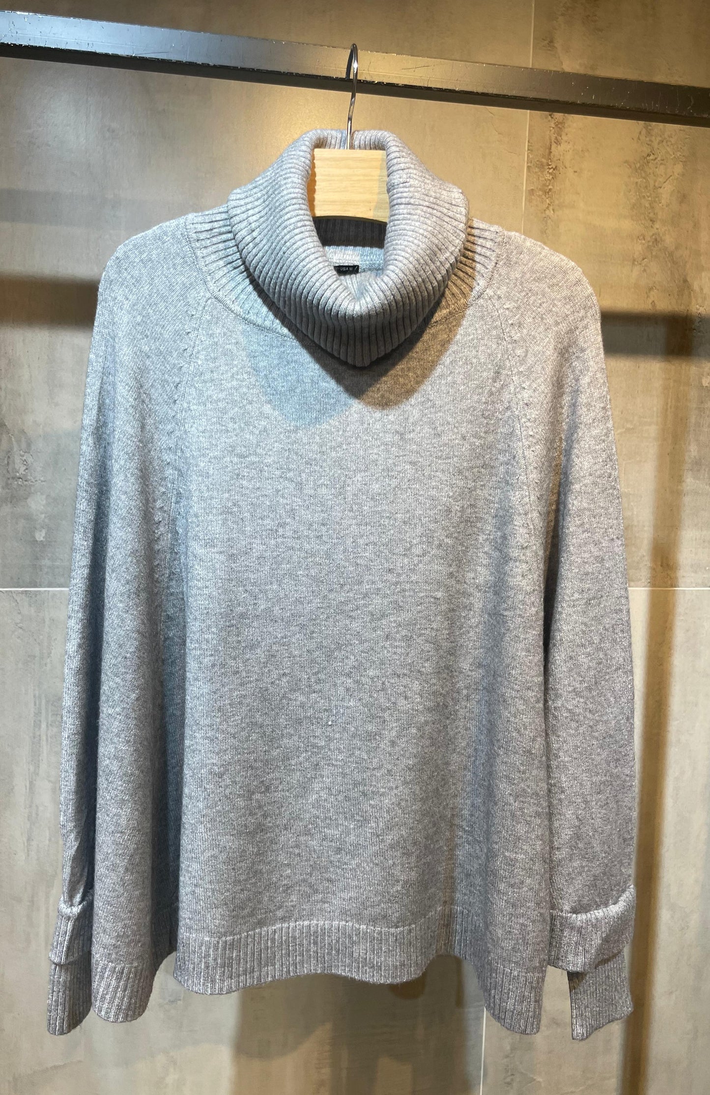 Poncho Livia