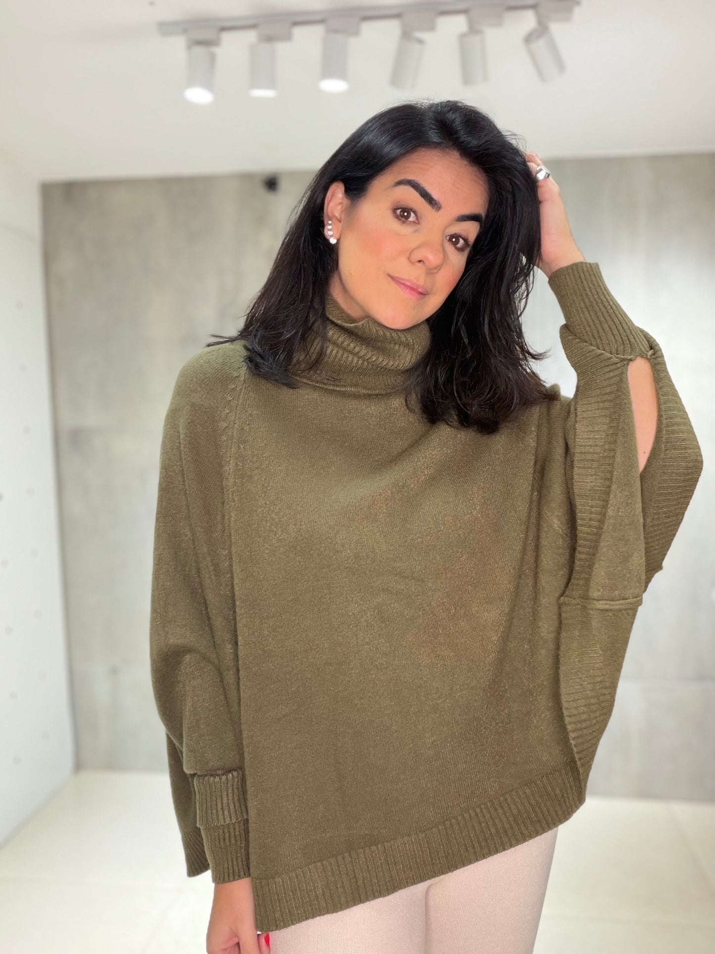 Poncho Livia
