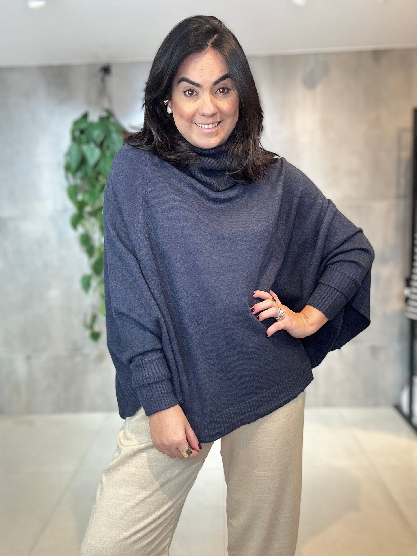 Poncho Livia