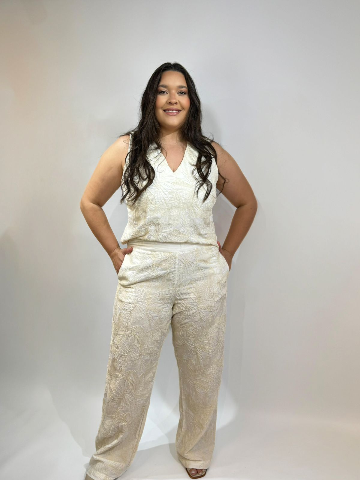 Calça bordada Aurora