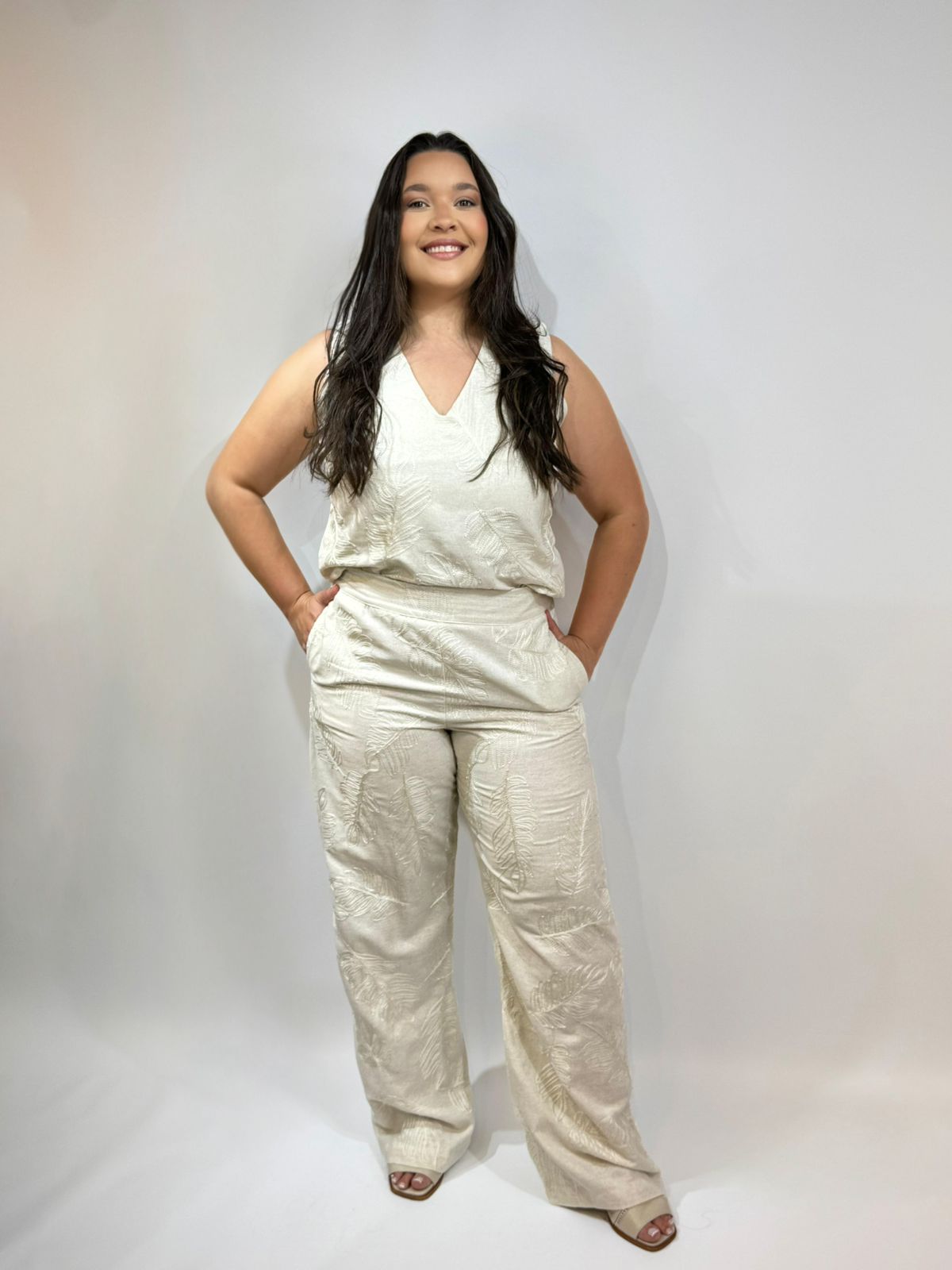 Calça bordada Aurora